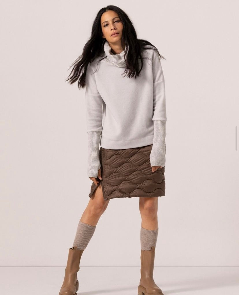 JEANNE BARET GONNA TRAPUNTATA