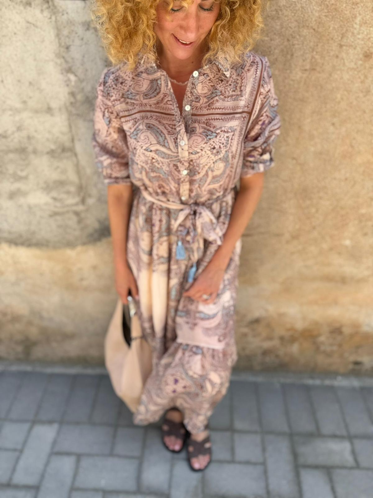 TENSIONE IN ABITO PAISLEY