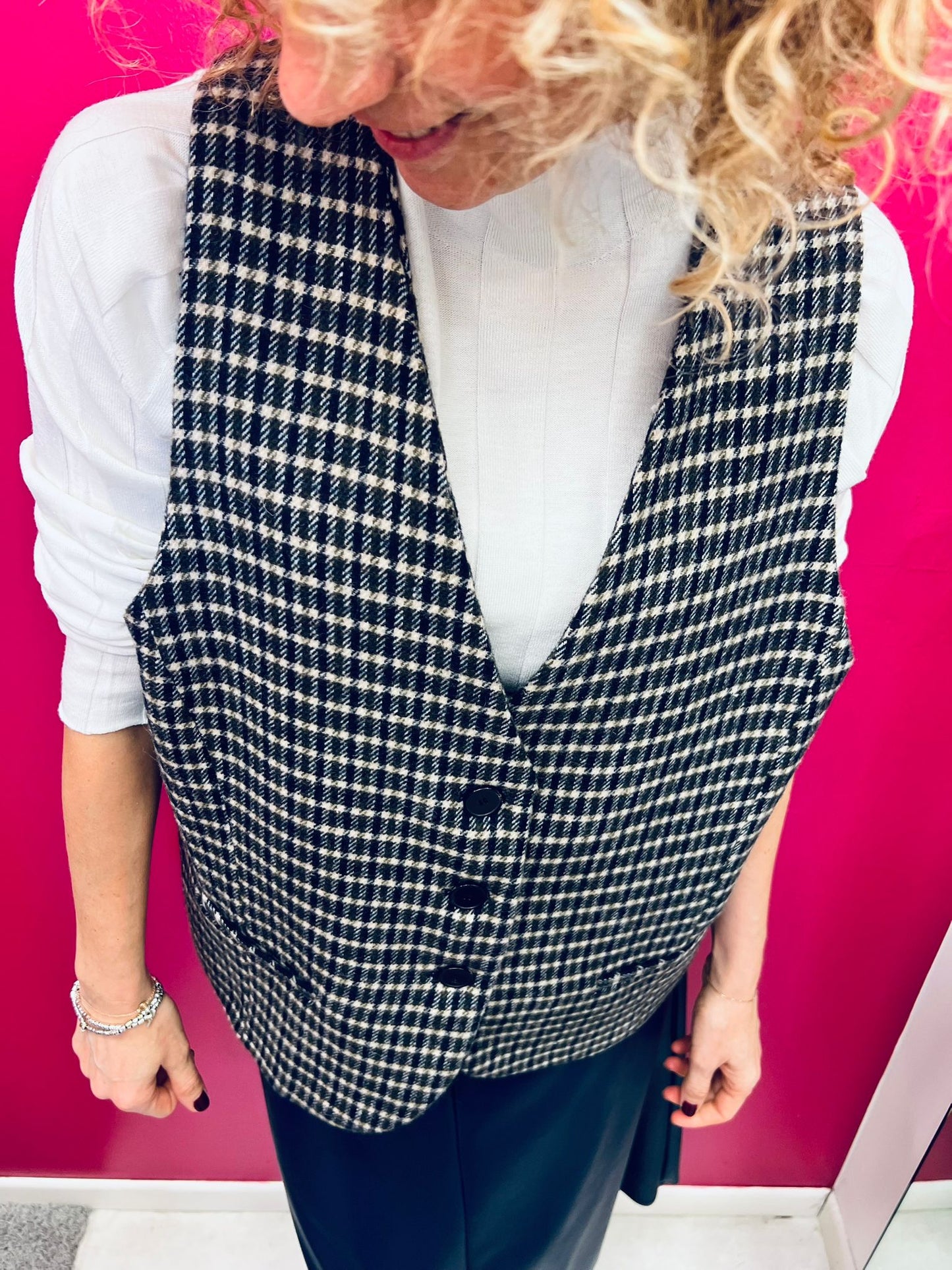 T. IN GILET