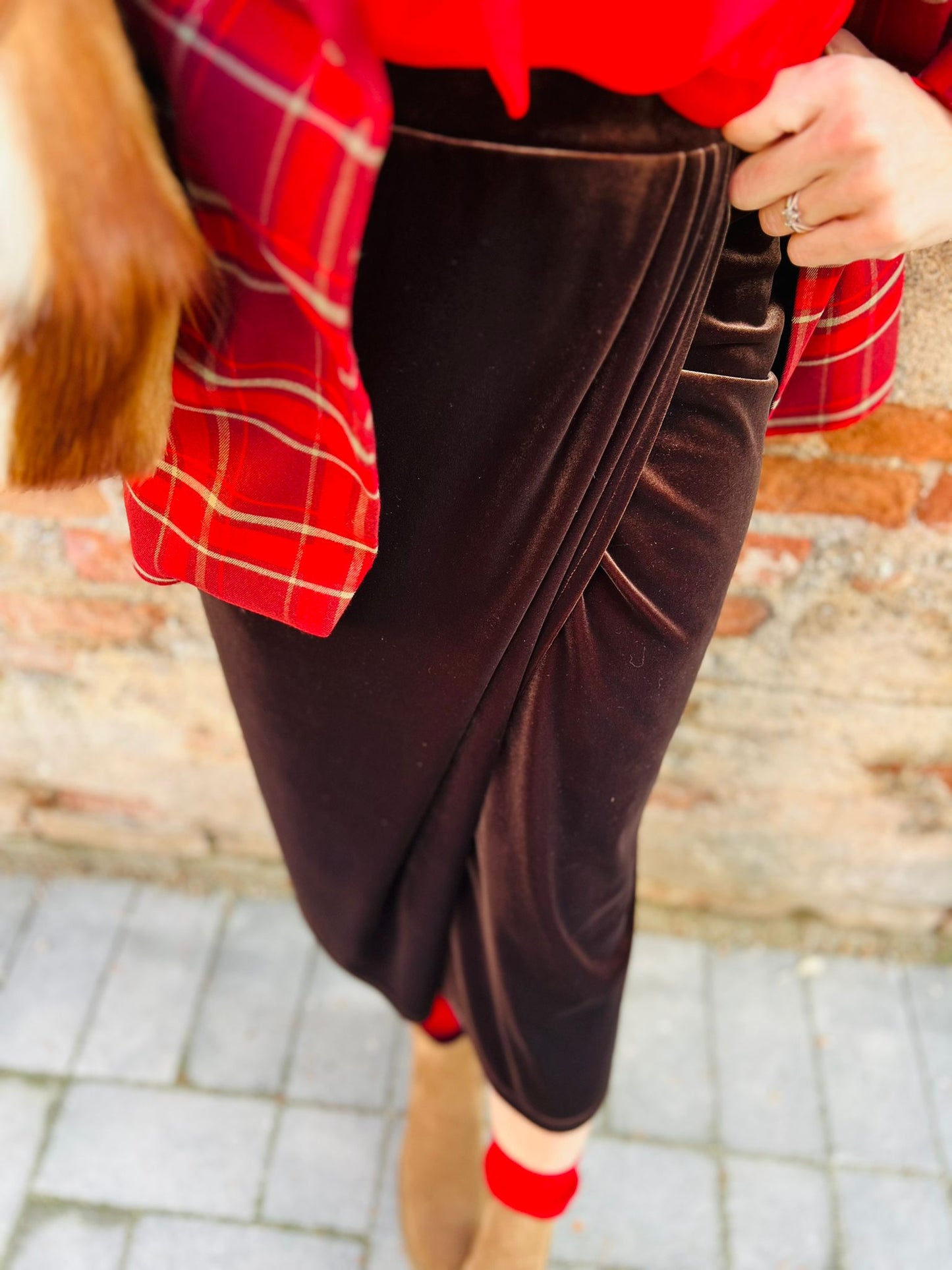 TENSIONE IN GONNA VELLUTO