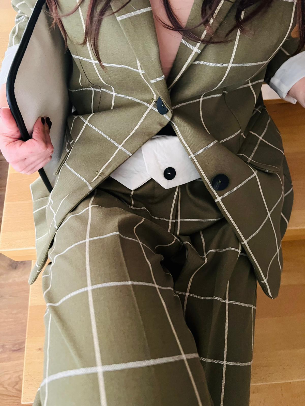 T. IN TAILLEUR QUADRI