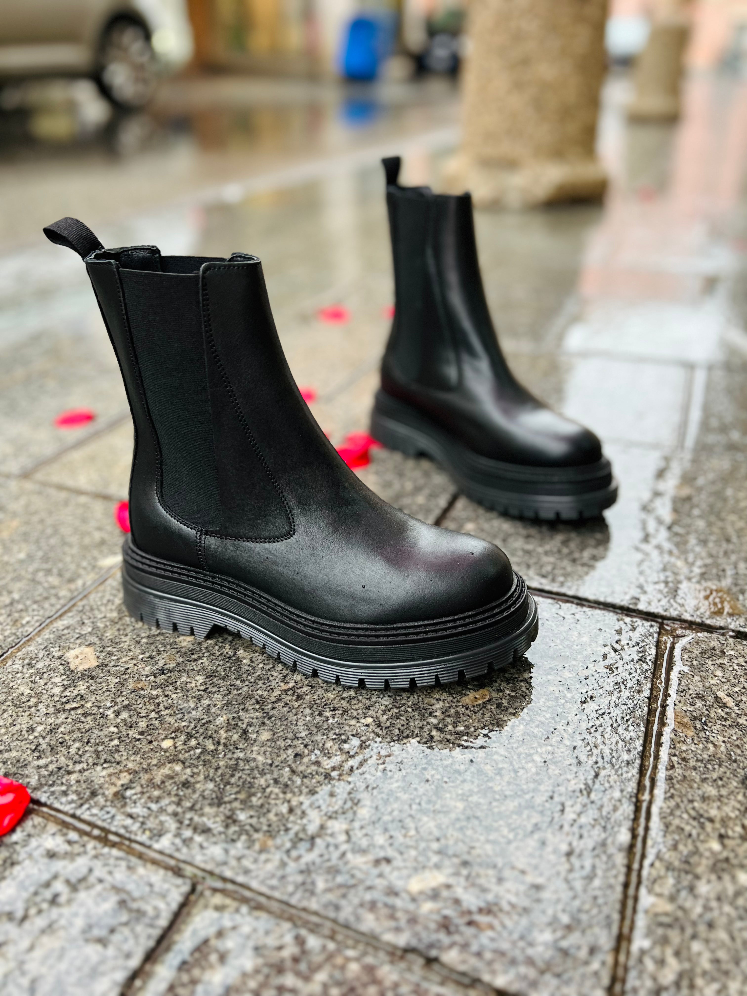 BOOTS