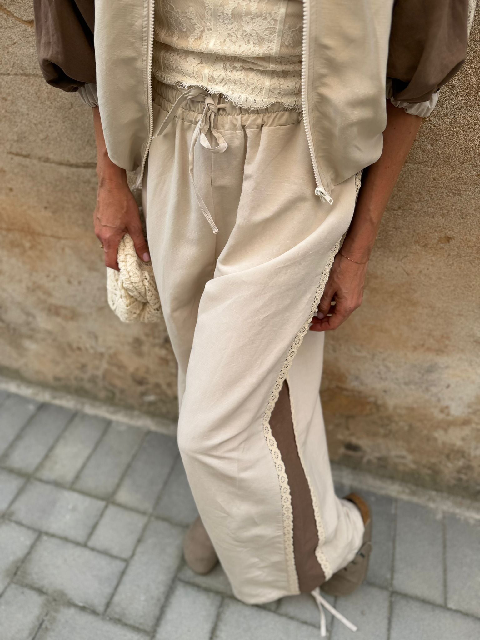 TENSIONE IN PANTALONE MACRAMÈ