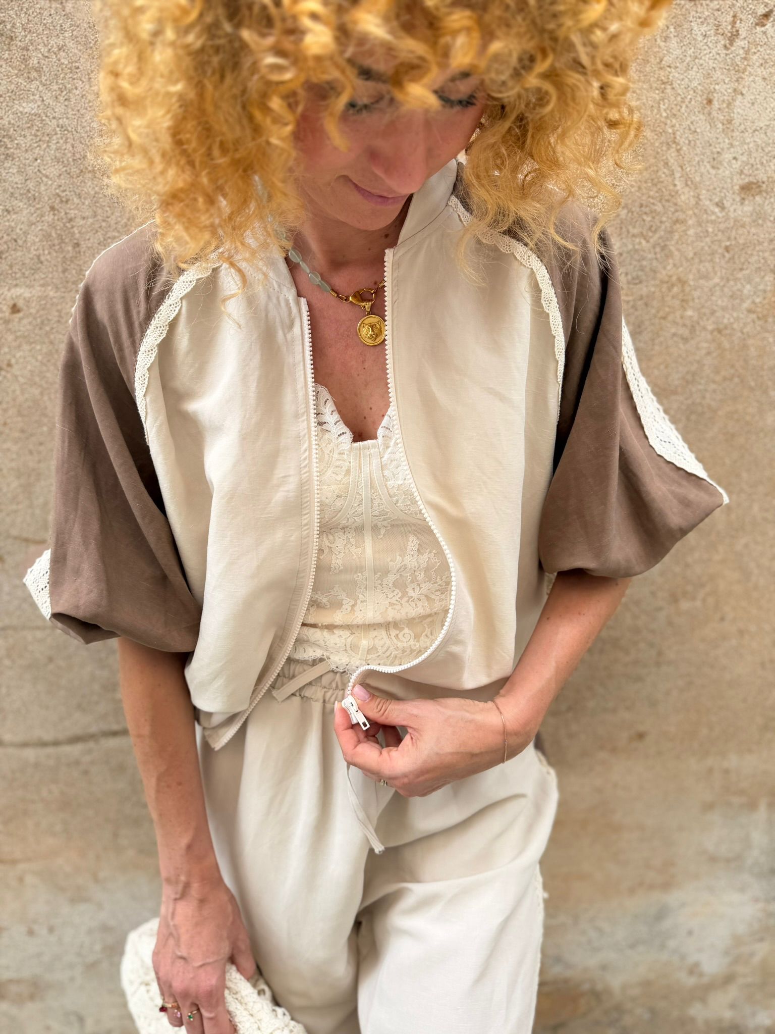 TENSIONE IN BOMBER ESTIVO