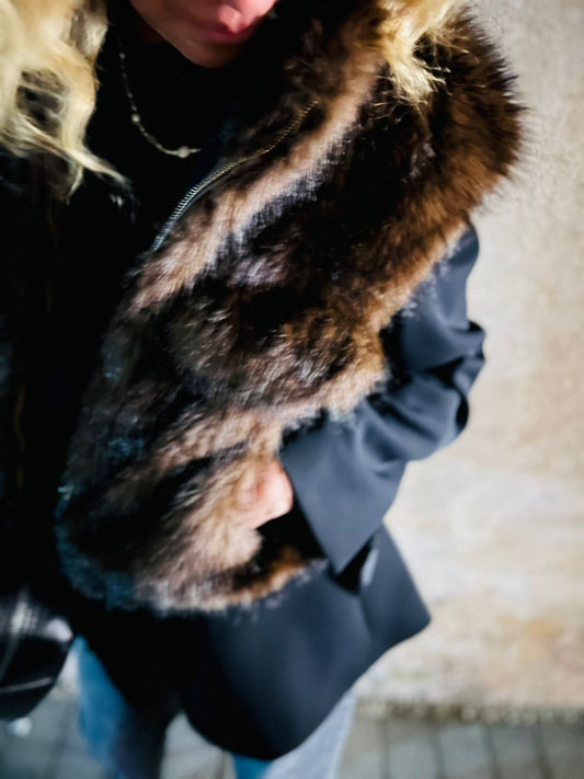 B. SMANICATO ECO-PELLICCIA