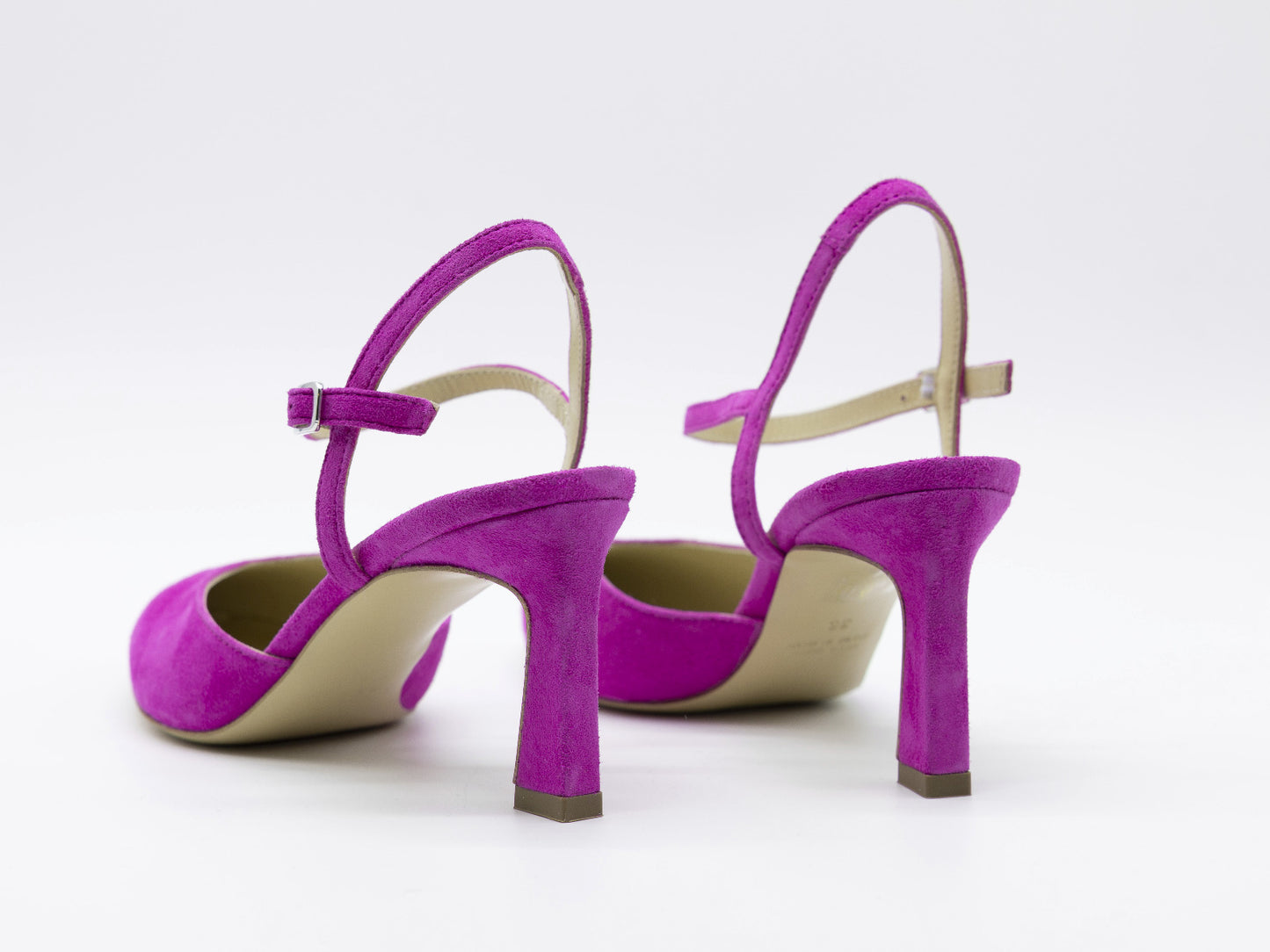 L. F.  SLINGBACK 9227